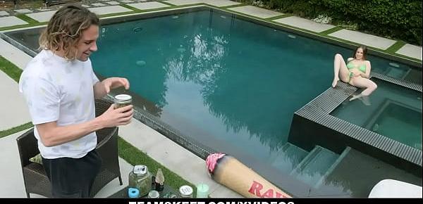  Bouncy Boobed Jackie Hoff Seduces Her Boyfriend By The Pool